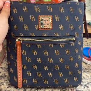 Dooney & bourke bag